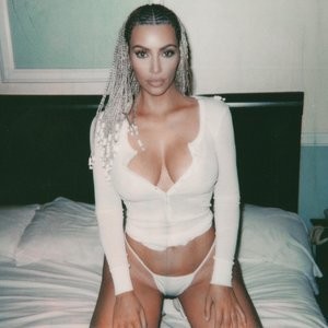 Free nude Celebrity Kim Kardashian 014 pic
