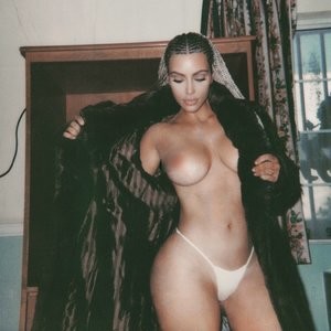 Kim Kardashian Sexy & Topless (15 Photos) - Leaked Nudes