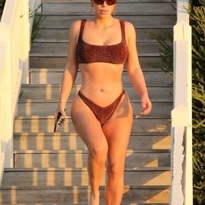 Kim Kardashian Showcases Her Quaran-Kini at Early Sunrise Beach Stroll in Malibu (22 Photos) – Leaked Nudes
