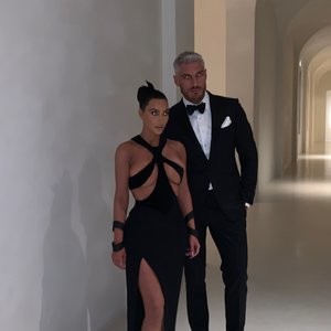 Free nude Celebrity Kim Kardashian 026 pic