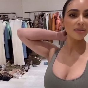 Real Celebrity Nude Kim Kardashian 002 pic