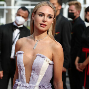 Hot Naked Celeb Kimberley Garner 049 pic