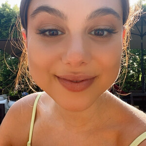 Free Nude Celeb Kira Kosarin 003 pic