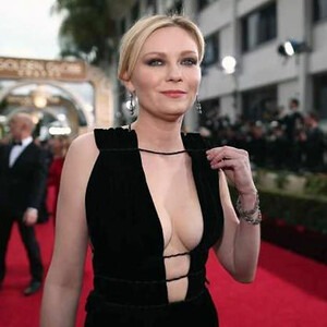 Celebrity Nude Pic Kirsten Dunst 033 pic
