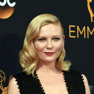 Naked Celebrity Kirsten Dunst 049 pic