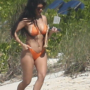 Kourtney and Kim Kardashian Put Their Curves on Display on the Beach in Turks and Caicos (27 Photos) – Leaked Nudes