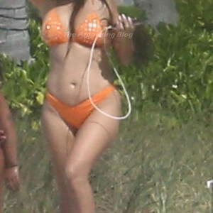 Famous Nude Kim Kardashian 002 pic