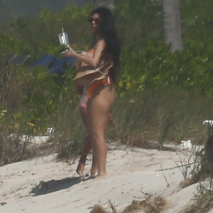 Celeb Nude Kim Kardashian 006 pic