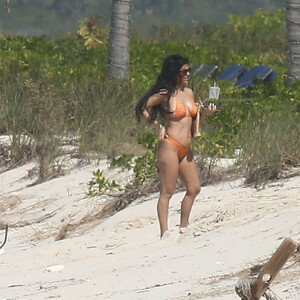 Celebrity Nude Pic Kim Kardashian 011 pic