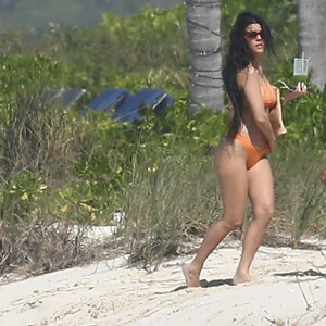 Hot Naked Celeb Kim Kardashian 015 pic