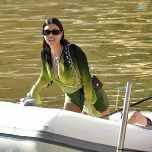 Celebrity Nude Pic Kourtney Kardashian 064 pic