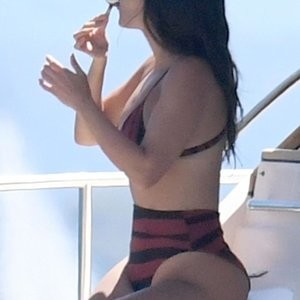 Celeb Nude Kourtney Kardashian 014 pic