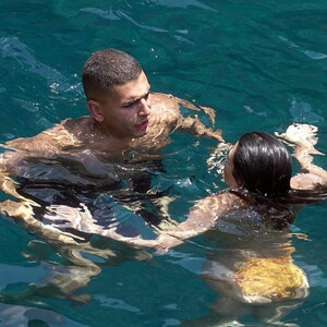 Free Nude Celeb Kourtney Kardashian 095 pic
