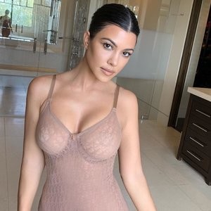 Kourtney Kardashian Nude & Sexy (7 Photos) - Leaked Nudes