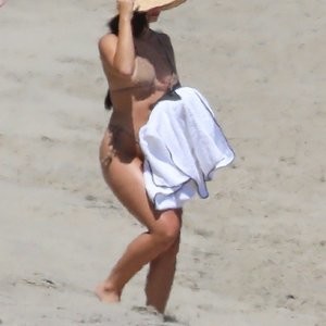 Leaked Celebrity Pic Kourtney Kardashian 007 pic