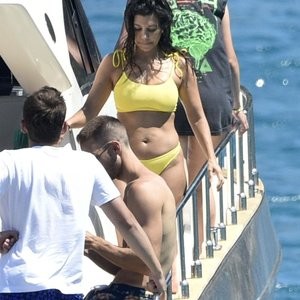 Celeb Nude Kourtney Kardashian 035 pic