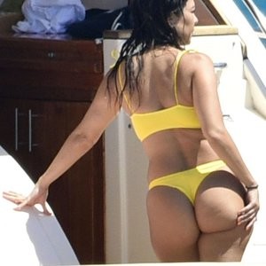 Newest Celebrity Nude Kourtney Kardashian 051 pic