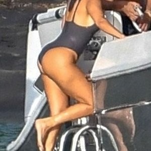 Best Celebrity Nude Kourtney Kardashian 022 pic