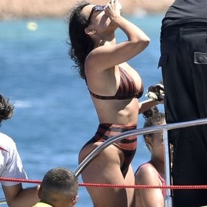 Celeb Naked Kourtney Kardashian 002 pic