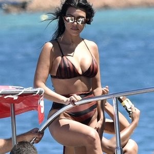 Naked Celebrity Kourtney Kardashian 003 pic