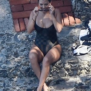 Celebrity Nude Pic Kourtney Kardashian 007 pic