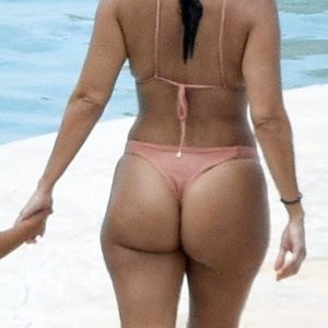 Naked Celebrity Pic Kourtney Kardashian 047 pic