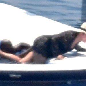 Leaked Celebrity Pic Kris Jenner 038 pic