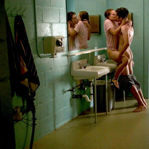 Celeb Nude Kristen Bell 005 pic