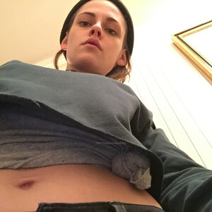 Kristen Stewart Leaked The Fappening (4 Sexy Photos) – Leaked Nudes