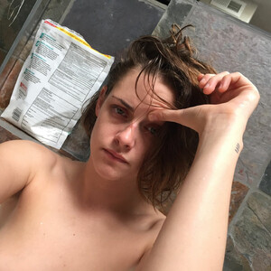 Real Celebrity Nude Kristen Stewart 001 pic