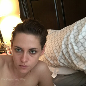 Famous Nude Kristen Stewart 011 pic