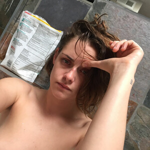 Naked celebrity picture Kristen Stewart 017 pic