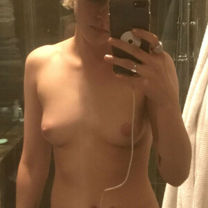 Hot Naked Celeb Kristen Stewart 157 pic