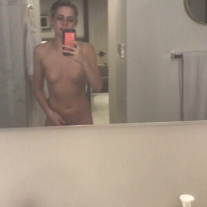 Celebrity Leaked Nude Photo Kristen Stewart 204 pic