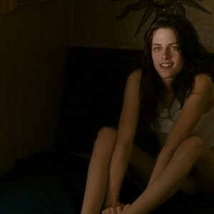 Kristen Stewart Sexy – Into the Wild (3 Pics + GIF & Video) - Leaked Nudes