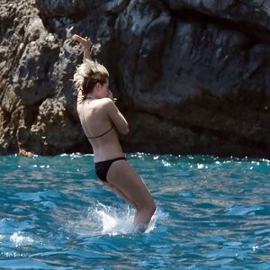 Kristen Stewart Sexy & Topless (53 Photos) - Leaked Nudes