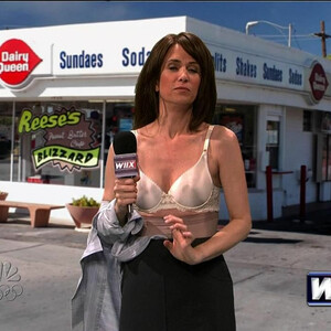 Famous Nude Kristen Wiig 056 pic