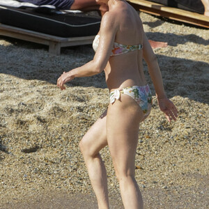 Naked celebrity picture Kristina Orbakaite 010 pic