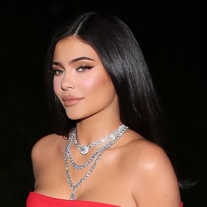 Kylie Jenner Looks Stunning In A Full Length Red Dress (14 Photos) – Leaked Nudes
