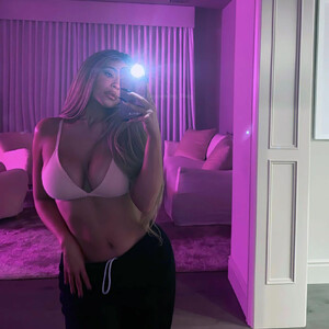 Real Celebrity Nude Kylie Jenner 178 pic