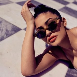 Nude Celebrity Picture Kylie Jenner 002 pic
