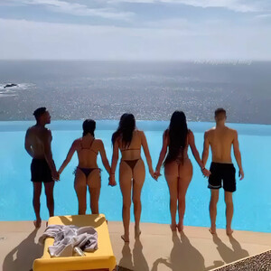 Hot Naked Celeb Kylie Jenner 003 pic