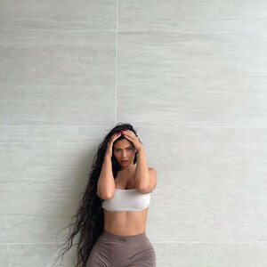 celeb nude Kylie Jenner 014 pic