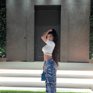 Hot Naked Celeb Kylie Jenner 018 pic
