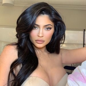 Kylie Jenner Sexy (4 Hot Pics) - Leaked Nudes