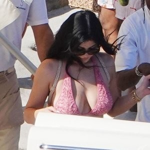 Celeb Nude Kylie Jenner 035 pic