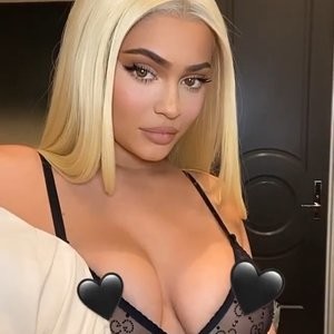 Kylie Jenner Sexy (6 New Photos + GIF) – Leaked Nudes