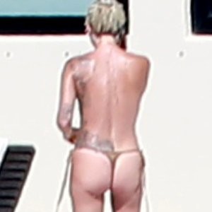 Nude Celeb Lady Gaga 002 pic