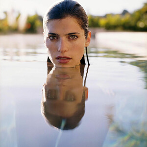 nude celebrities Lake Bell 041 pic
