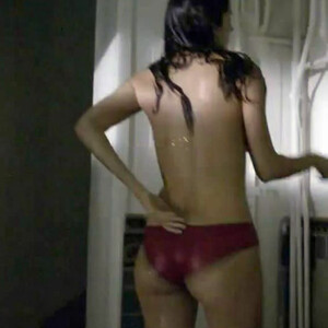 Celebrity Naked Lake Bell 081 pic